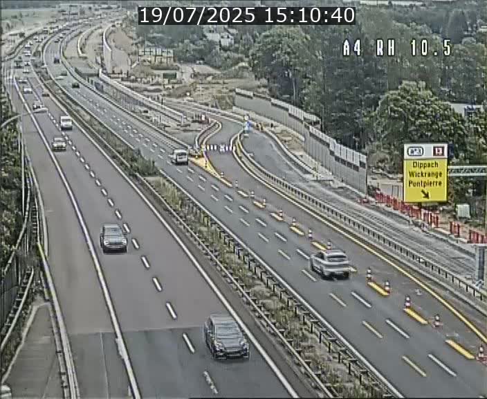 Traffic live webcam Luxembourg Pontpierre - A4 - BK 10.5 - direction Luxembourg