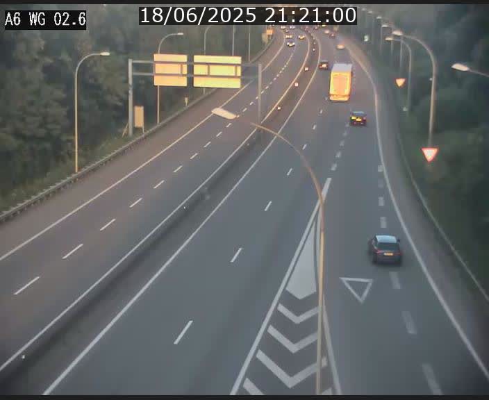 Traffic live webcam Luxembourg Croix de Cessange - A6 - BK 2.6 - direction France/Allemagne