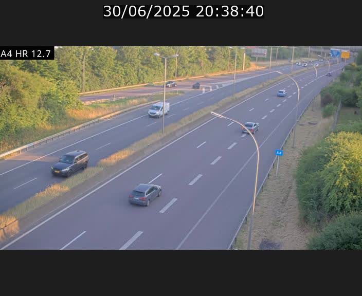 Traffic live webcam Luxembourg Esch sur Alzette - A4 - BK 12.7 - direction Esch-Belval
