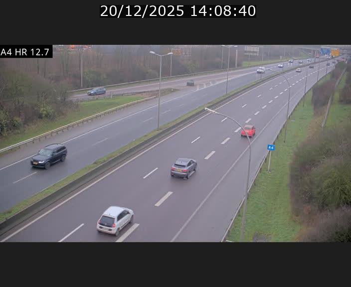 Traffic live webcam Luxembourg Esch sur Alzette - A4 - BK 12.7 - direction Esch-Belval