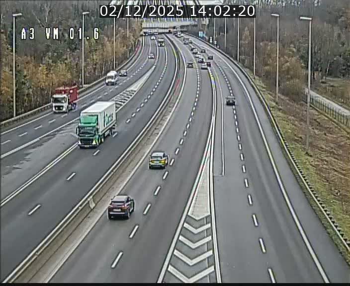 Traffic live webcam Luxembourg - Croix de Gasperich - A3 - BK 1.6 - direction France/Aire de Berchem
