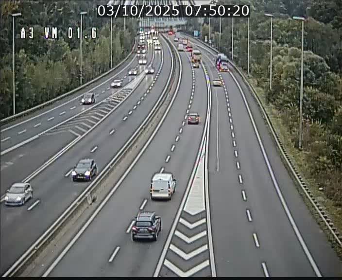 Traffic live webcam Luxembourg - Croix de Gasperich - A3 - BK 1.6 - direction France/Aire de Berchem