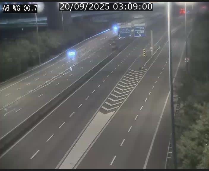 Traffic live webcam Luxembourg Croix de Cessange - A6 - BK 0.7 - direction A3 France