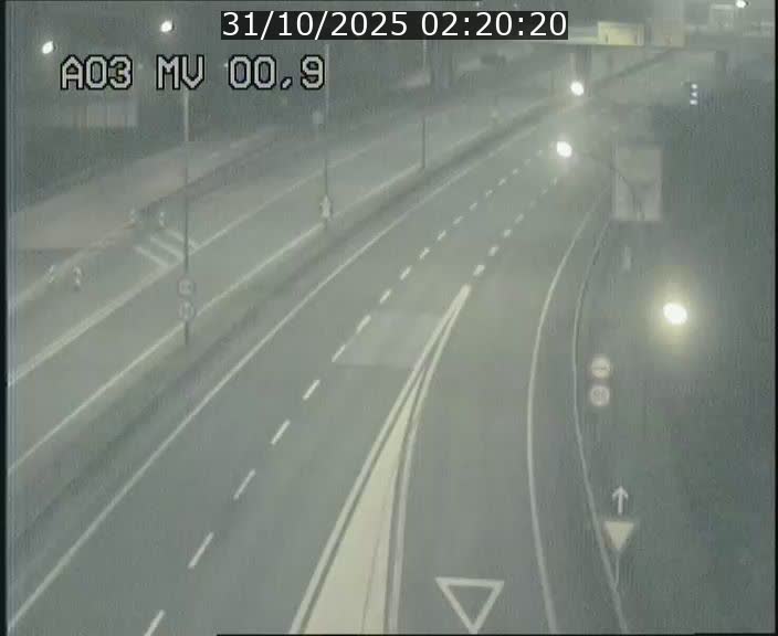 Traffic live webcam Luxembourg Croix de Gasperich - A3 - BK 0.4 - direction Luxembourg