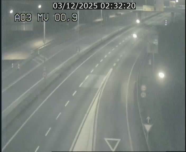Traffic live webcam Luxembourg Croix de Gasperich - A3 - BK 0.4 - direction Luxembourg