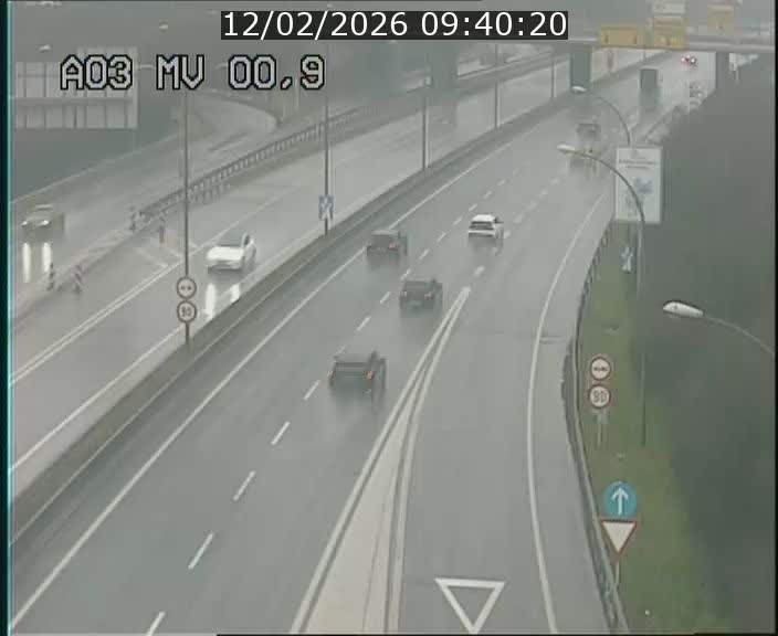 Traffic live webcam Luxembourg Croix de Gasperich - A3 - BK 0.4 - direction Luxembourg