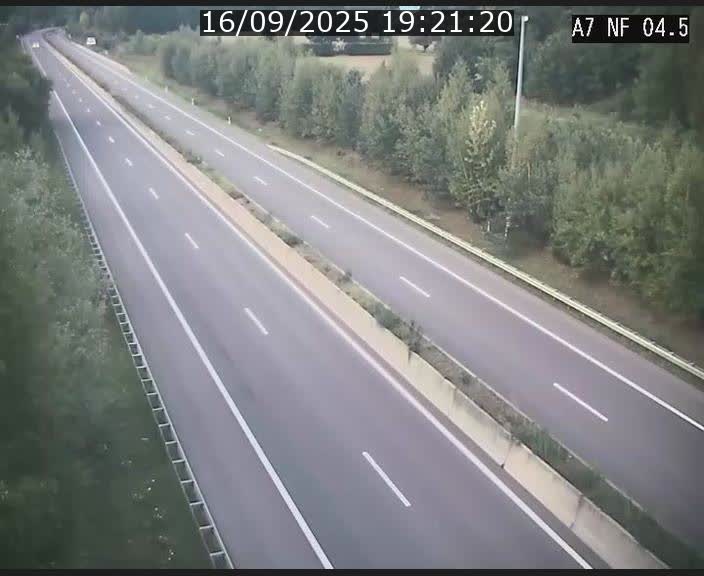 Caméra autoroute Luxembourg A7 - Passage à gibier Rëngelbour - direction Tunnel Grouft