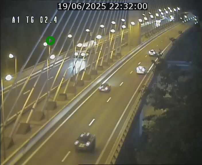 Traffic live webcam Luxembourg Sandweiler - A1 direction Luxembourg-ville - BK 2.4