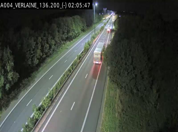 Webcam sur l'E411 à hauteur du pont surplombant la N40, à proximité de la sortie 26 Verlaine - Libramont-Chevigny. Vue orientée vers Namur
