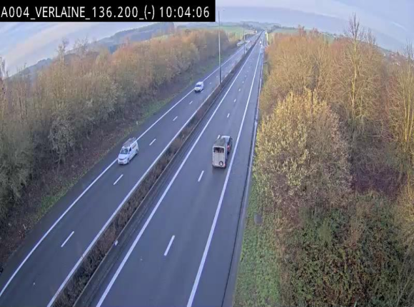 Webcam sur l'E411 à hauteur du pont surplombant la N40, à proximité de la sortie 26 Verlaine - Libramont-Chevigny. Vue orientée vers Namur