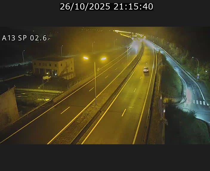 Traffic live webcam Luxembourg Sanem - A13 direction Pétange - BK 2.6