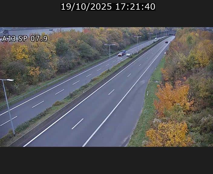 Traffic live webcam Luxembourg Jonction Lankelz - A13 direction Pétange - BK 7.9