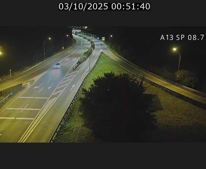 Traffic live webcam Luxembourg Jonction Lankelz - A13 direction Pétange - BK 8.7 