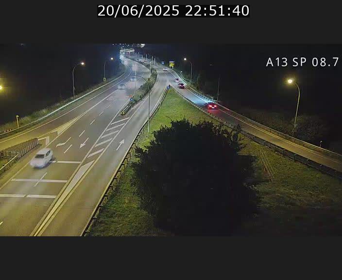 Traffic live webcam Luxembourg Jonction Lankelz - A13 direction Pétange - BK 8.7 
