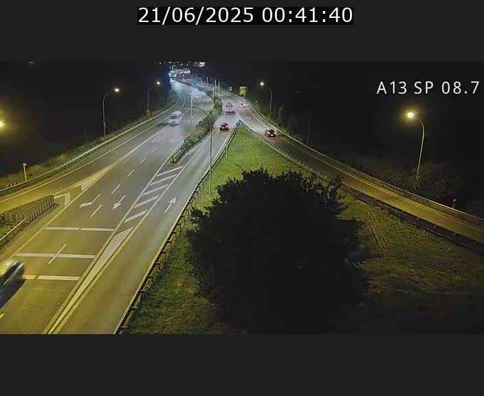 Traffic live webcam Luxembourg Jonction Lankelz - A13 direction Pétange - BK 8.7 