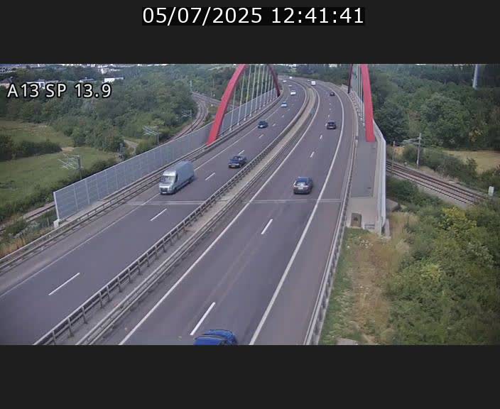 Traffic live webcam Luxembourg Kayl - A13 direction Esch-sur-Alzette/Luxembourg-ville - BK 13.9