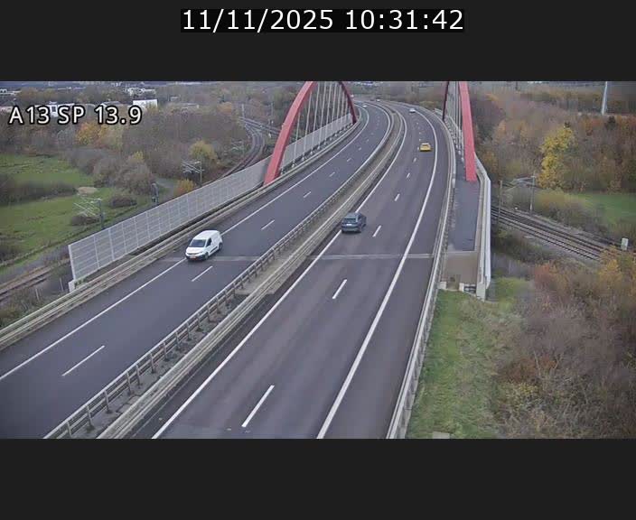 Traffic live webcam Luxembourg Kayl - A13 direction Esch-sur-Alzette/Luxembourg-ville - BK 13.9