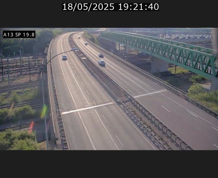 Traffic live webcam Luxembourg Croix de Bettembourg - A13 direction Esch-sur-Alzette - BK 19.8