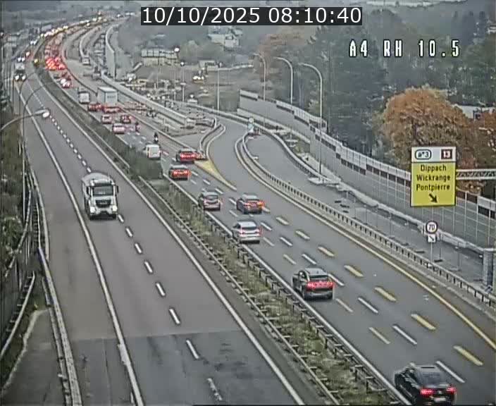 Traffic live webcam Luxembourg Pontpierre - A4 - BK 10.5 - direction Luxembourg