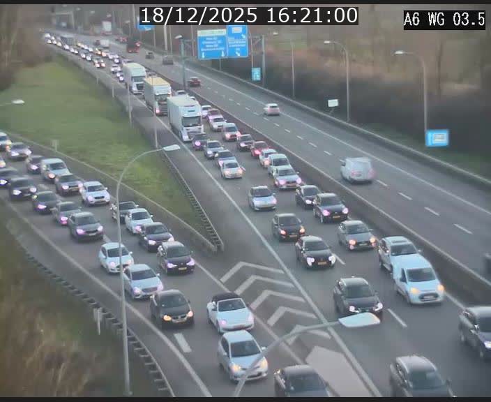 Traffic live webcam Luxembourg - Croix de Cessange - A6 - BK 3.5 - direction France/Allemagne