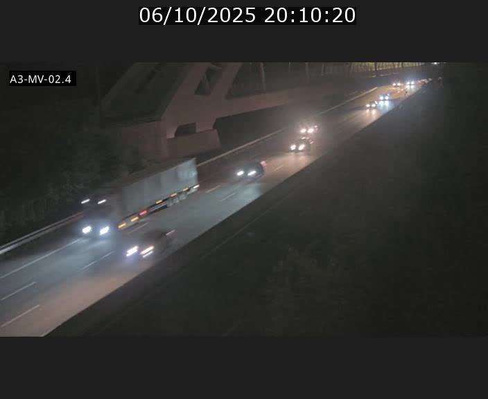 Webcam autoroute de la France (A3) au Luxembourg à Fentange, à proximité de la Croix de Gasperich. Vue orientée vers la Cloche d'Or