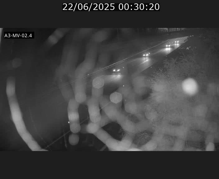 Webcam autoroute de la France (A3) au Luxembourg à Fentange, à proximité de la Croix de Gasperich. Vue orientée vers la Cloche d'Or