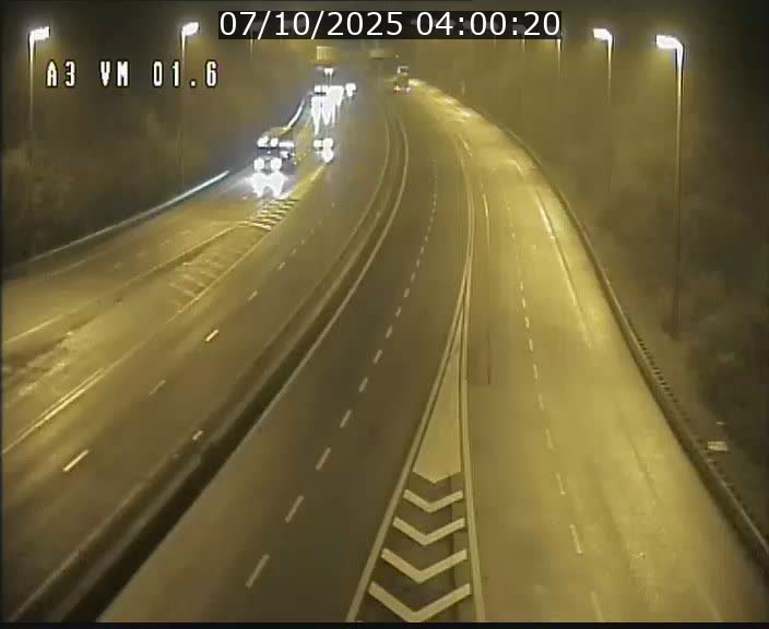 Traffic live webcam Luxembourg - Croix de Gasperich - A3 - BK 1.6 - direction France/Aire de Berchem