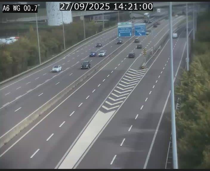 Traffic live webcam Luxembourg Croix de Cessange - A6 - BK 0.7 - direction A3 France