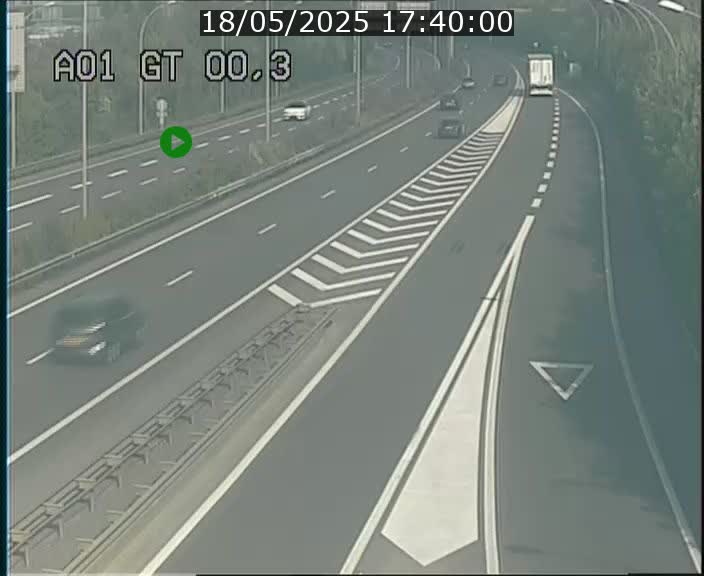 Traffic live webcam Luxembourg Croix de Gasperich - A1 direction Kirchberg - BK 0.3