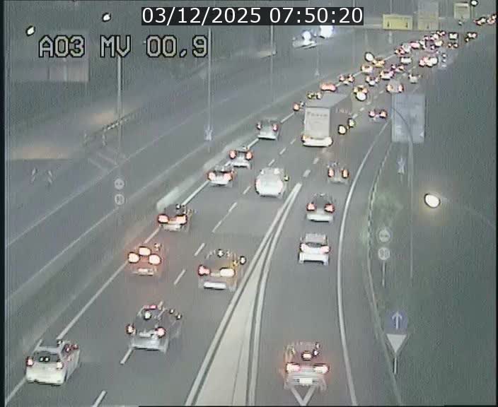 Traffic live webcam Luxembourg Croix de Gasperich - A3 - BK 0.4 - direction Luxembourg