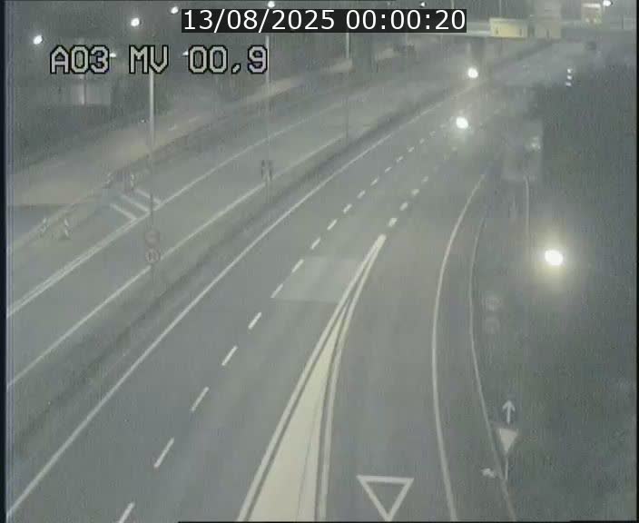 Traffic live webcam Luxembourg Croix de Gasperich - A3 - BK 0.4 - direction Luxembourg