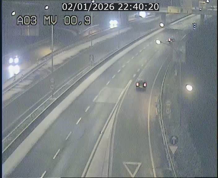 Traffic live webcam Luxembourg Croix de Gasperich - A3 - BK 0.4 - direction Luxembourg