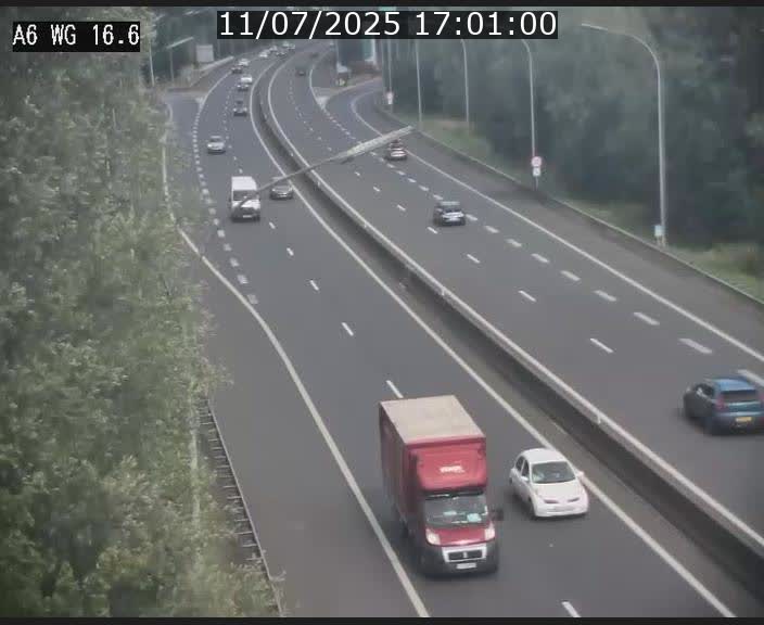Traffic live webcam Luxembourg Aire de Capellen - A6 - BK 16.6 - direction Luxembourg/France/Allemagne
