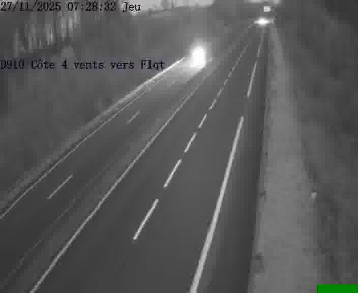 Webcam sur la D910 située dans la Côte des 4 vents. Vue orientée vers le haut de la côte, vers Faulquemont