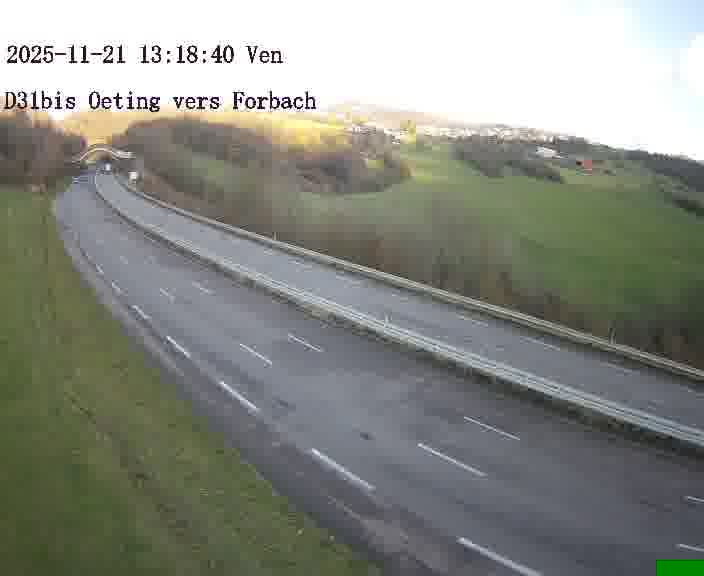 Caméra routière située sur D31bis (France) à Oeting, orientée vers Forbach, surveillant en continu la circulation locale et régionale.