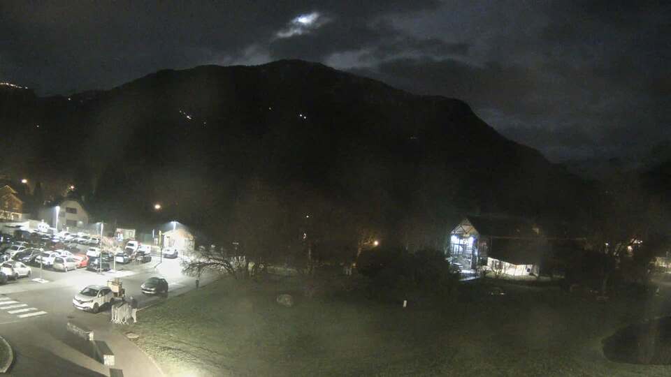 Webcam au niveau de la mairie du village du Bourg d'Oisans, aux pieds de l'Alpe d'Huez et aux portes du parc des Écrins