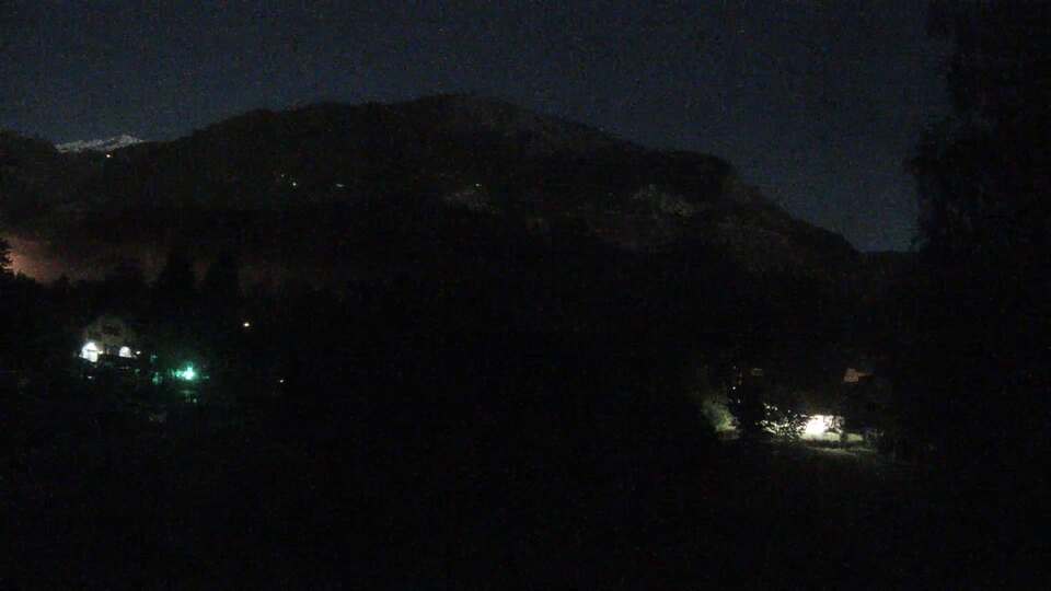 Webcam au niveau de la mairie du village du Bourg d'Oisans, aux pieds de l'Alpe d'Huez et aux portes du parc des Écrins