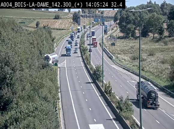 Webcam située entre la sortie 29 Neufchâteau et la jonction avec l'E25 en direction de Liège et Luxembourg