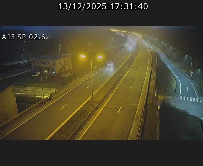 Traffic live webcam Luxembourg Sanem - A13 direction Pétange - BK 2.6