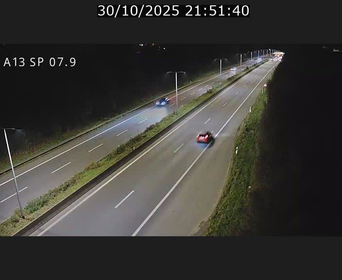Traffic live webcam Luxembourg Jonction Lankelz - A13 direction Pétange - BK 7.9
