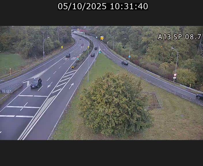 Traffic live webcam Luxembourg Jonction Lankelz - A13 direction Pétange - BK 8.7 