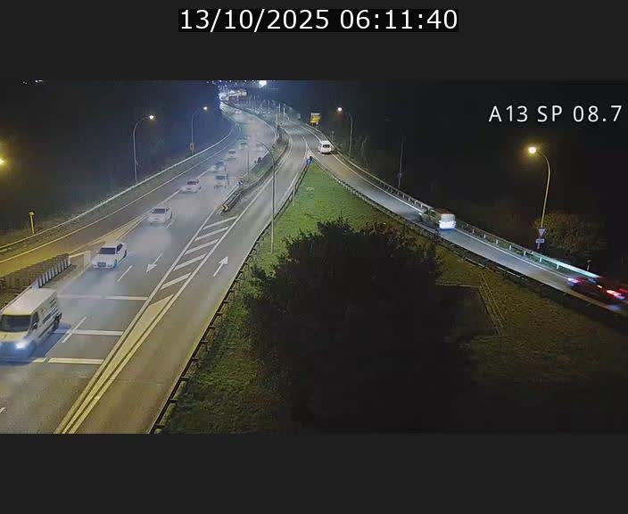 Traffic live webcam Luxembourg Jonction Lankelz - A13 direction Pétange - BK 8.7 