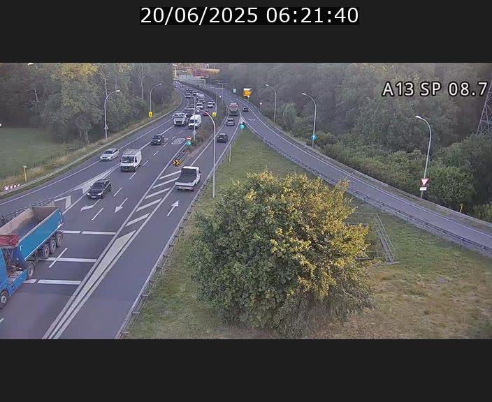 Traffic live webcam Luxembourg Jonction Lankelz - A13 direction Pétange - BK 8.7 