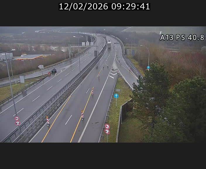 Webcam autoroute A13 à la sortie est du tunnel Markusbierg à Schengen. Vue sur le pont de la Moselle, vers l'Allemagne