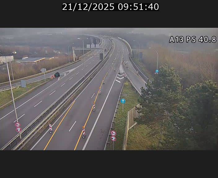 Webcam autoroute A13 à la sortie est du tunnel Markusbierg à Schengen. Vue sur le pont de la Moselle, vers l'Allemagne