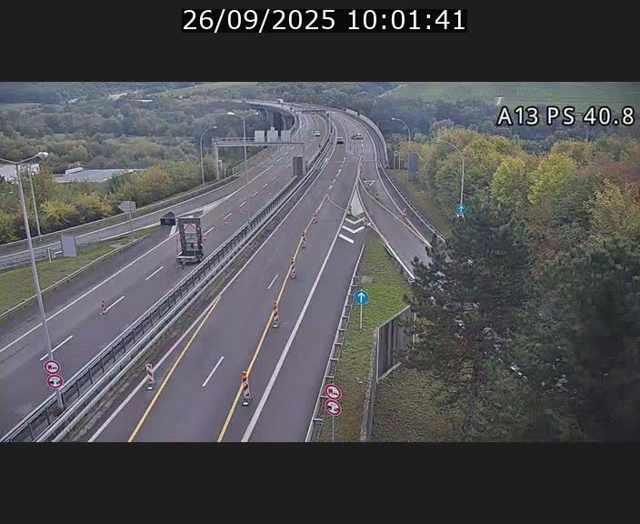 Webcam autoroute A13 à la sortie est du tunnel Markusbierg à Schengen. Vue sur le pont de la Moselle, vers l'Allemagne