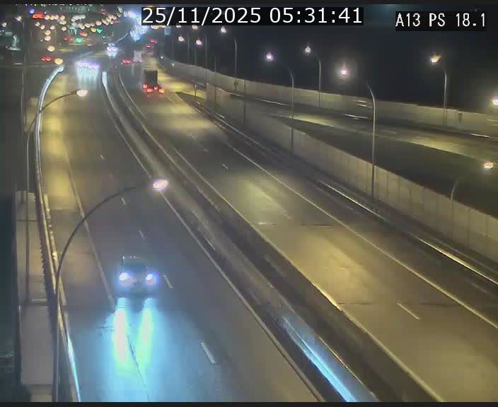 Traffic live webcam Luxembourg Dudelange - A13 direction Croix de Bettembourg - BK 18.1