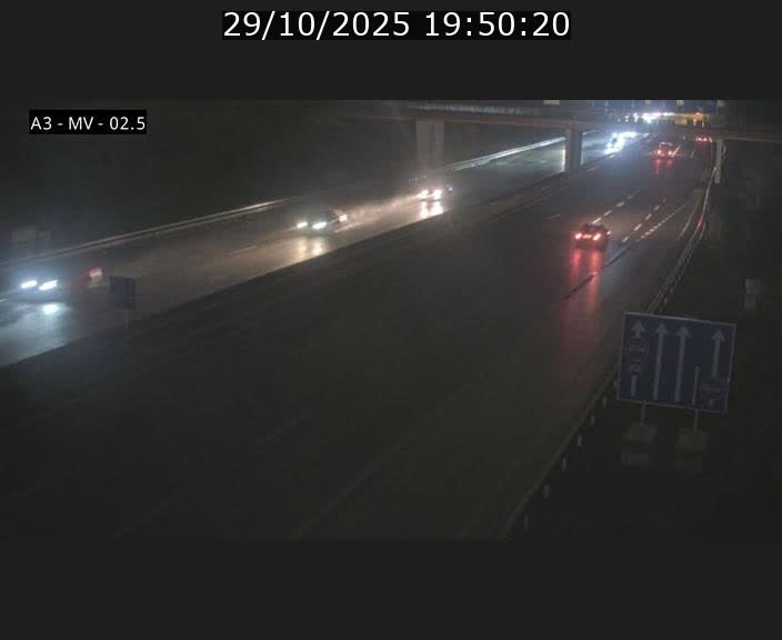 Webcam autoroute A3 au Luxembourg à proximité de la Croix de Gasperich. Vue orientée vers Luxembourg
