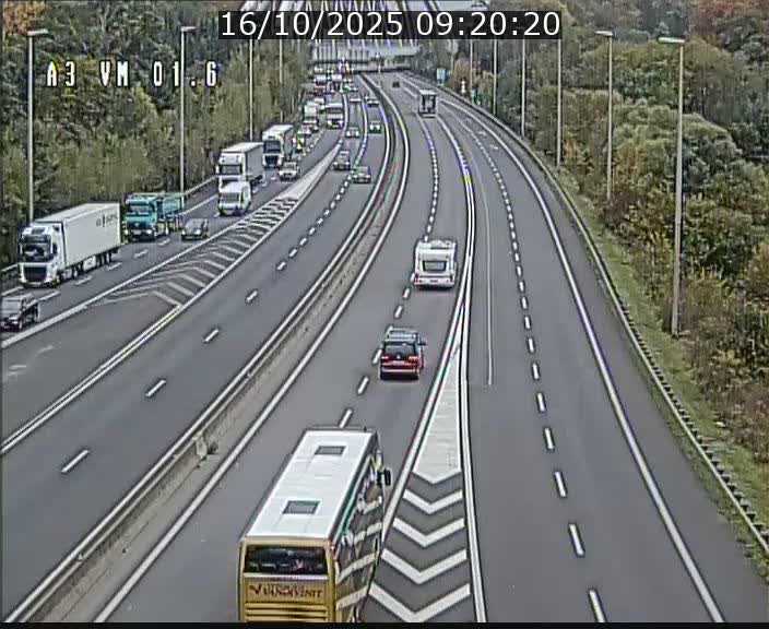 Traffic live webcam Luxembourg - Croix de Gasperich - A3 - BK 1.6 - direction France/Aire de Berchem