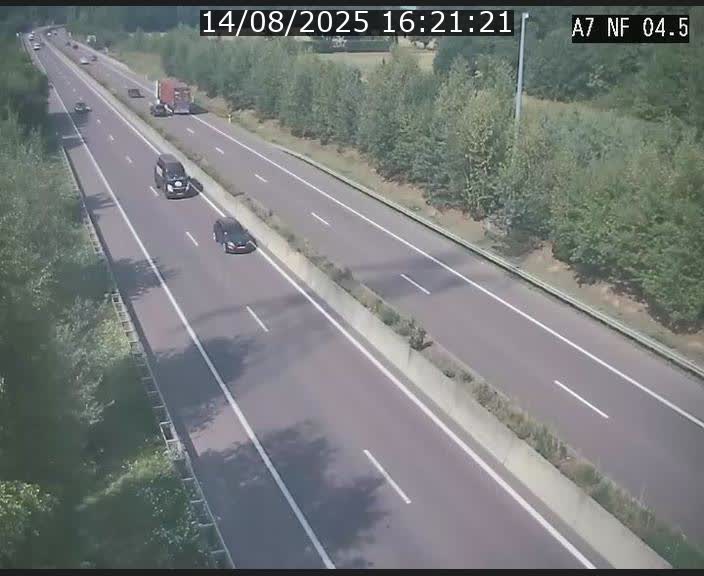 Caméra autoroute Luxembourg A7 - Passage à gibier Rëngelbour - direction Tunnel Grouft